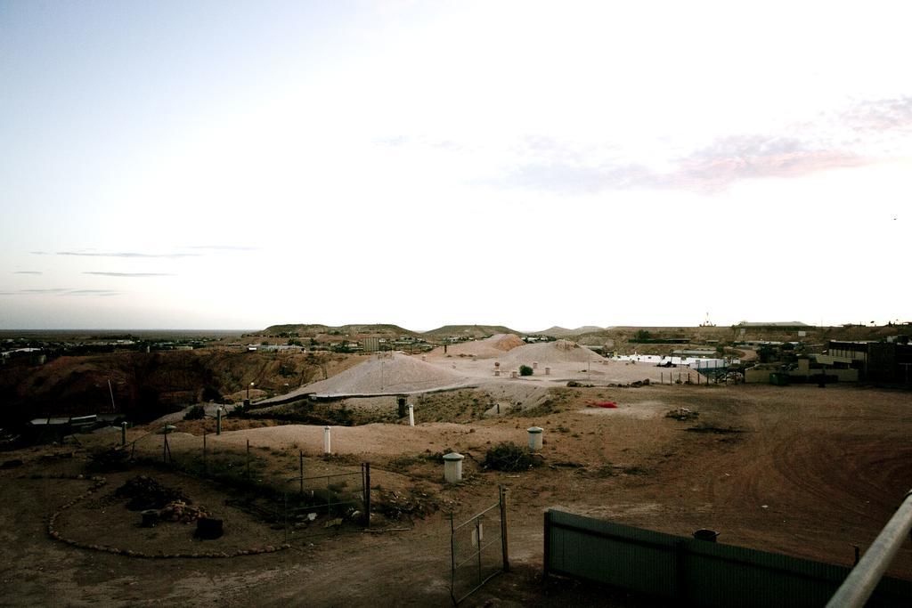 Hotel Breakaway Views 374 Alp St Coober Pedy Exterior foto