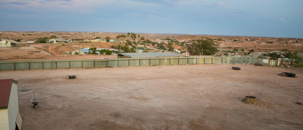 Hotel Breakaway Views 374 Alp St Coober Pedy Exterior foto