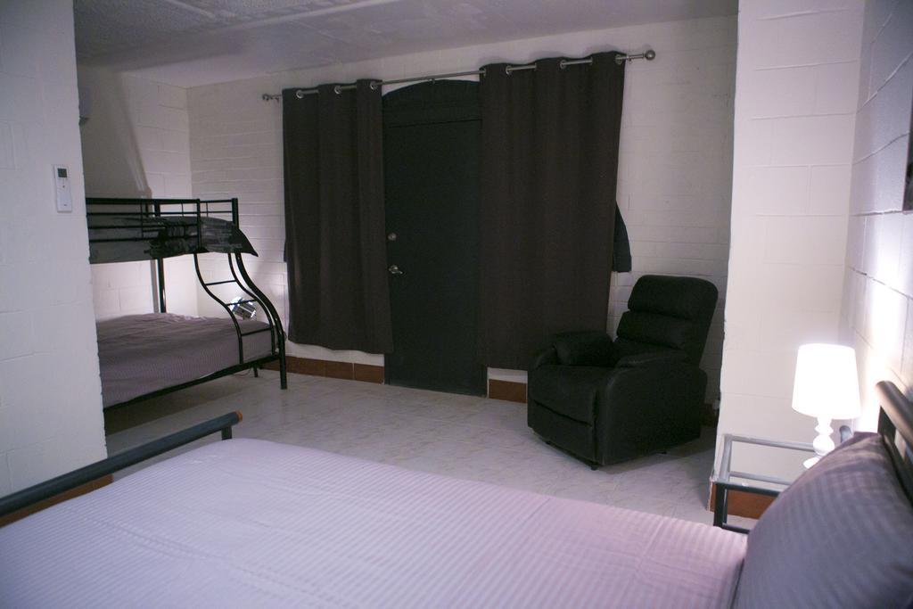 Hotel Breakaway Views 374 Alp St Coober Pedy Exterior foto