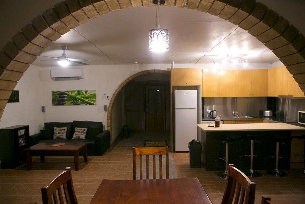 Hotel Breakaway Views 374 Alp St Coober Pedy Exterior foto