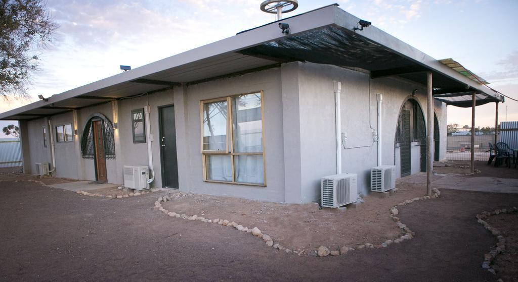 Hotel Breakaway Views 374 Alp St Coober Pedy Exterior foto